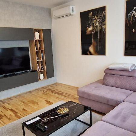 Apartman Plum - Self Check In, Free Parking Osijek Buitenkant foto