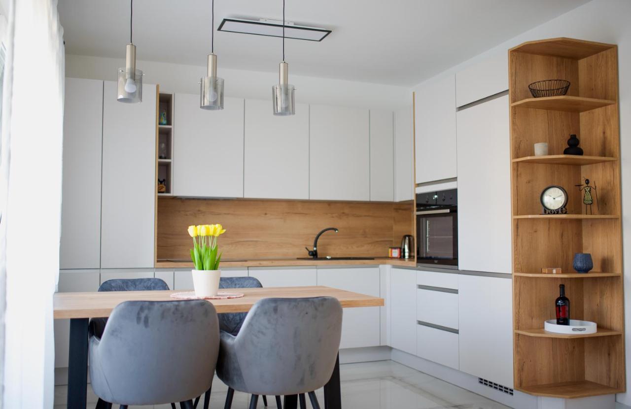 Apartman Plum - Self Check In, Free Parking Osijek Buitenkant foto